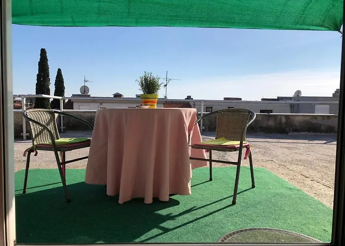 Nora Apartment Split